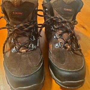 HI-TEC children's shoes.